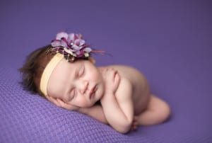 Temecula Newborn Photographer Gretchen Barros Photography Newborn hand on Shoulder