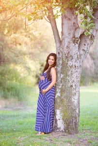 Temecula Maternity Photographer Gretchen Barros Photography Maternity resting against tree