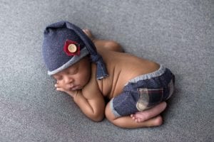 Vancouver_WA_Newborn_Photographer_Gretchen_Barros_Photography_Newborn_Boy_Sleepy_Cam_Outfit
