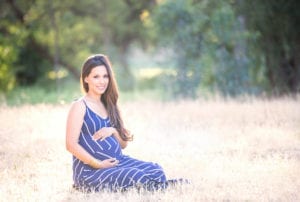 Vancouver_WA_Newborn_Photographer_Gretchen_Barros_Photography_Maternity_in_Grass