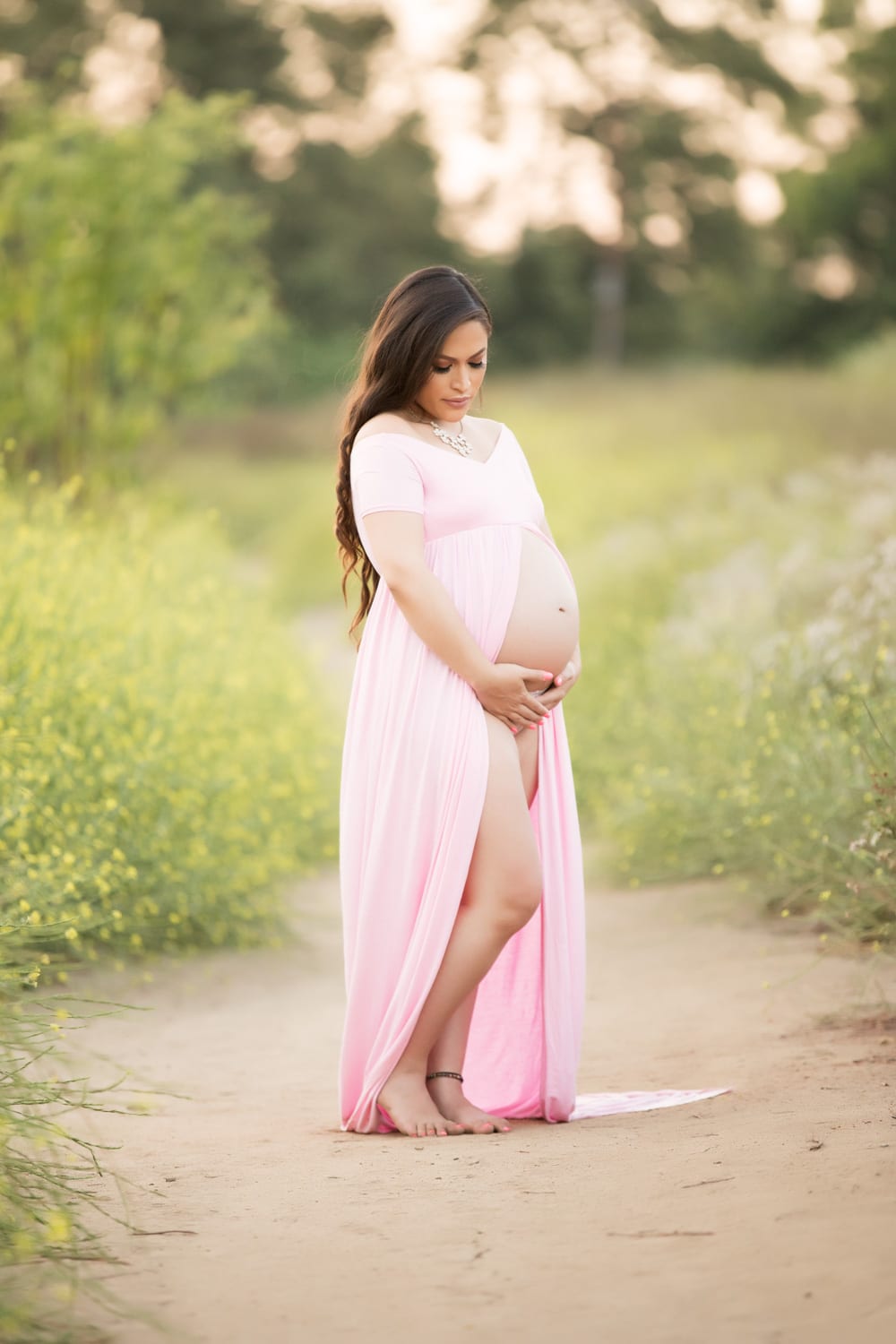 Portland_Maternity_Photographer_Gretchen_Barros_Photography_Maternity_Pink_Dress_Yellow_Flowers