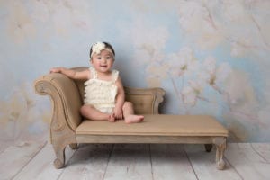 Portland_Baby_Photographer_Gretchen_Barros_Photography_One_Year_Blue_Backdrop