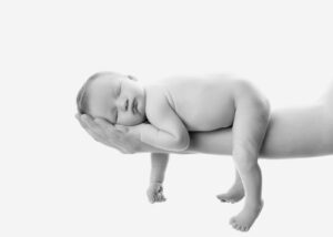 Portland Newborn Photographer Gretchen Barros Photography Baby on dads arm